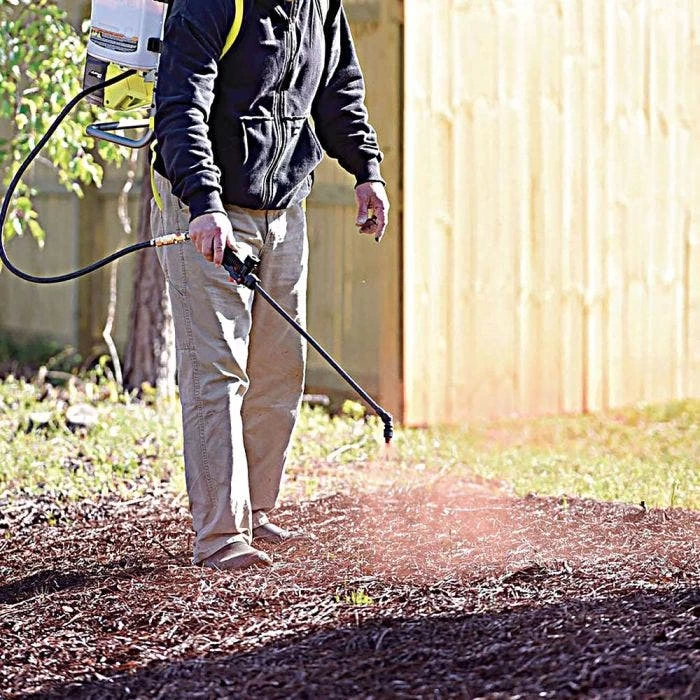 GURUmulch™ Premium Mulch Colorant - Auburn Pine 4 GURUmulch™ Premium Mulch Colorant - Auburn Pine - Image 2