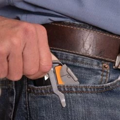 Fiskars Pro Folding Utility Knife -Garden Home 770030 5