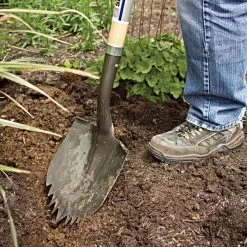 Seymour Sawtoothed Shovel With D Grip Handle 12 Seymour Sawtoothed Shovel With D Grip Handle -Garden Home svd35 4